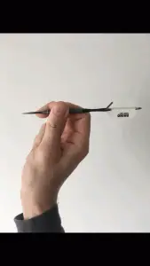 how to hold a dart